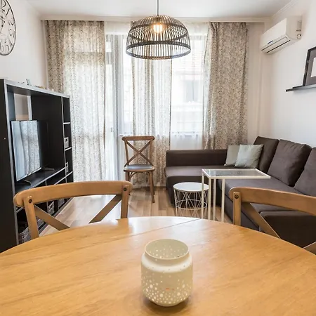 Apartment Stylish Place Near The