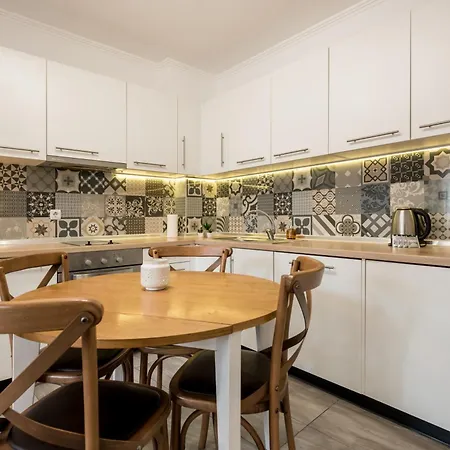 Apartment Stylish Place Near The