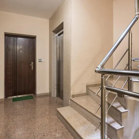 Апартамент Stylish Place Near The *